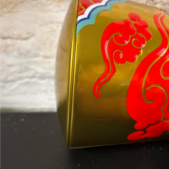 Colorful Dragon Design Container - Picture 4 of 6